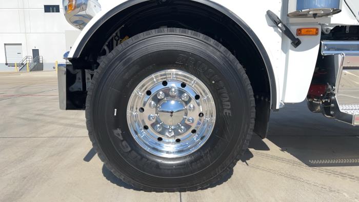 2026 Peterbilt 589-12