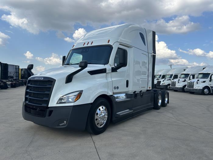 2023 Freightliner Cascadia-0