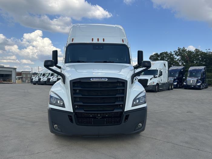 2023 Freightliner Cascadia-1