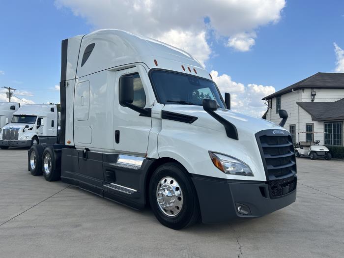 2023 Freightliner Cascadia-2