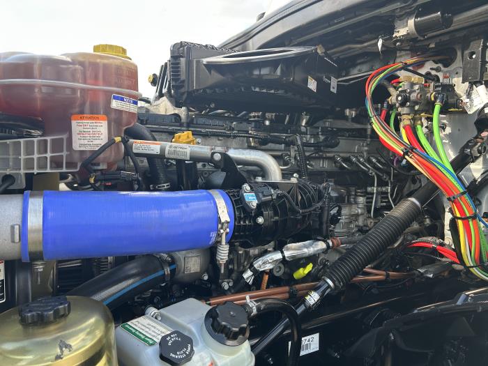 2023 Freightliner Cascadia-15