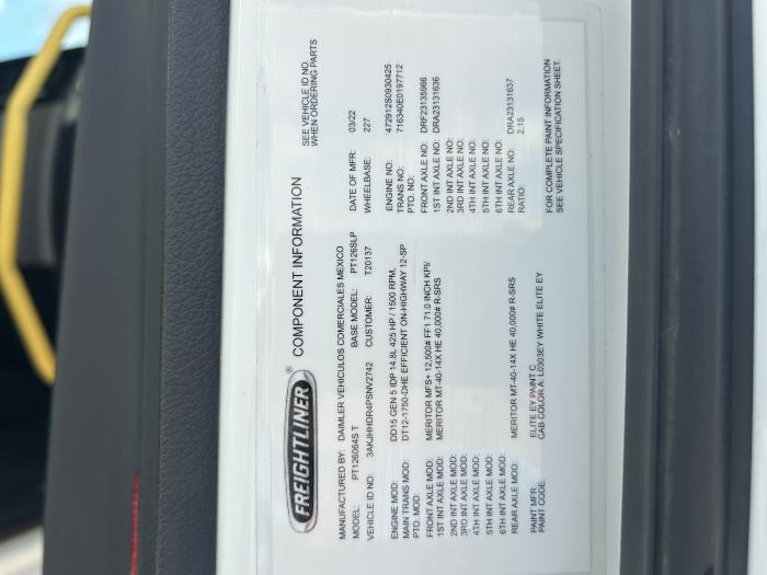 2023 Freightliner Cascadia-18
