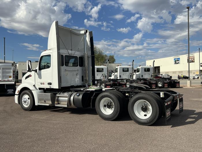2025 Peterbilt 579 photo 4