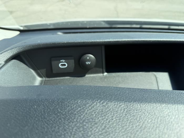 2024 Ford Transit-350-15