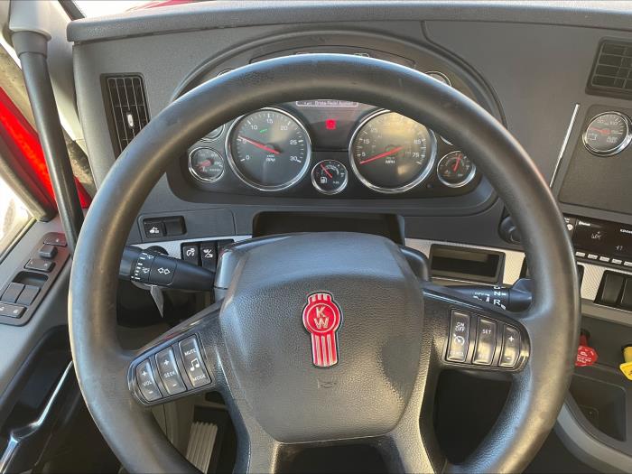 2022 Kenworth T680-10