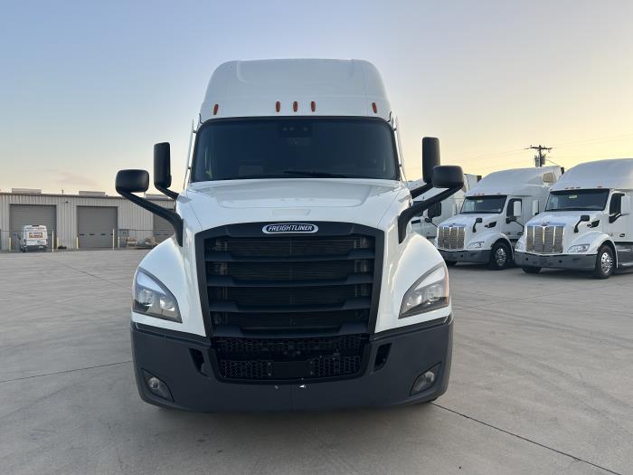 2022 Freightliner Cascadia-1