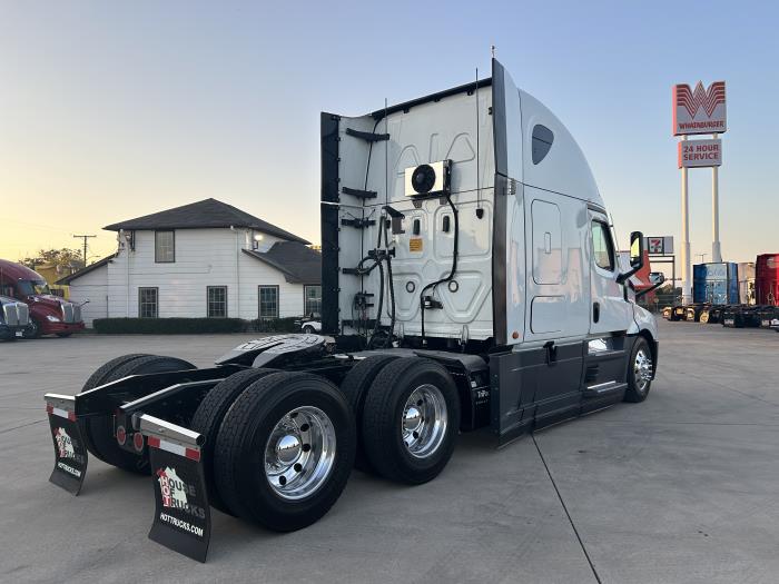 2022 Freightliner Cascadia-4