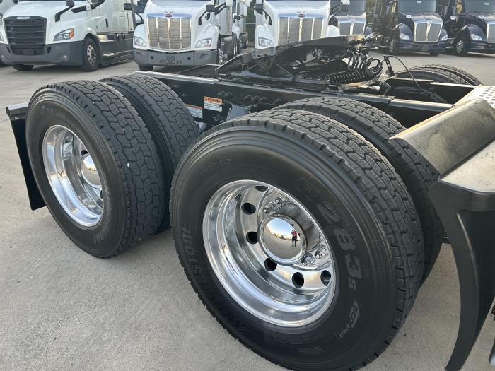 2022 Freightliner Cascadia-17