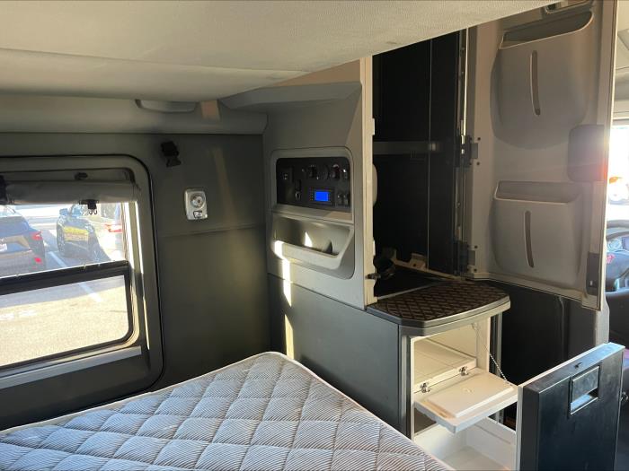 2022 Kenworth T680-22