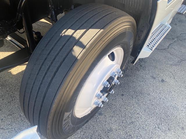 2023 Volvo VNR64T300-12