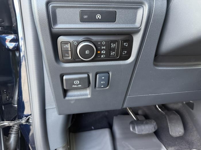 2025 Ford F-150-35