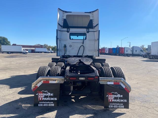 2023 Volvo VNR64T300-4