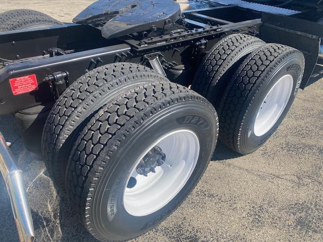 2023 Volvo VNR64T300-7