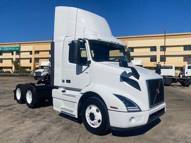 2023 Volvo VNR64T300-10