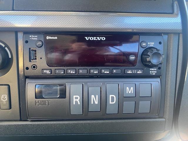 2023 Volvo VNR64T300-19