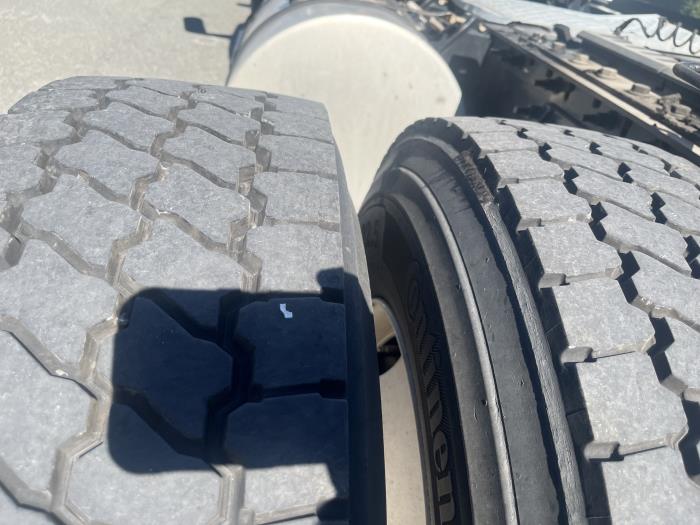 2019 International LT625-10