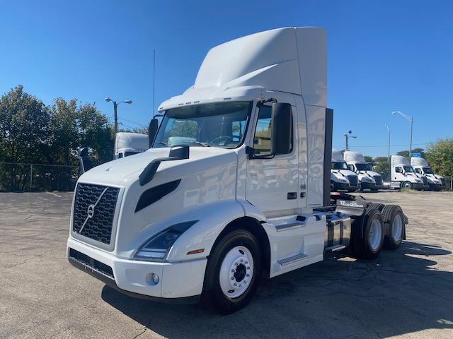 2023 Volvo VNR64T300-1