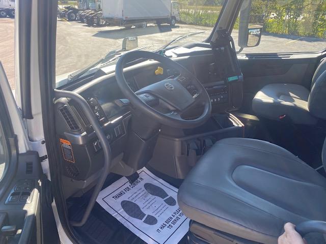 2023 Volvo VNR64T300-16