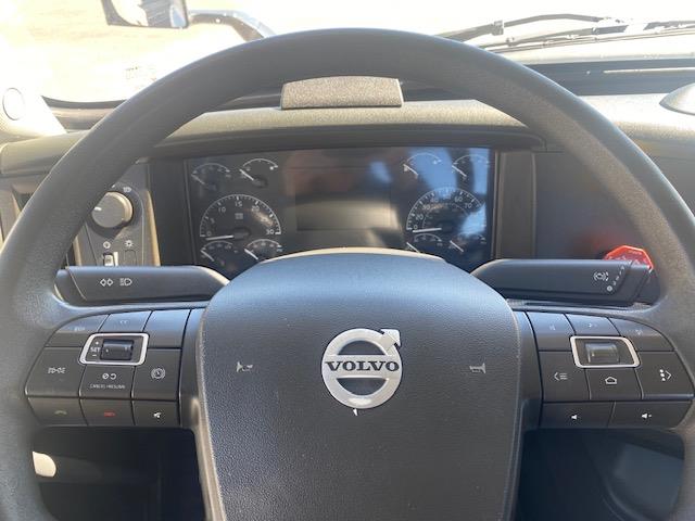 2023 Volvo VNR64T300-18