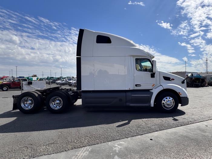 2021 Peterbilt 579-4