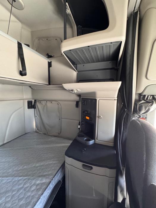 2021 Peterbilt 579-13