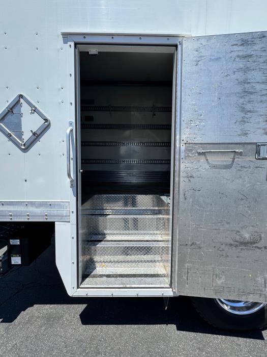 2020 Peterbilt 337-19