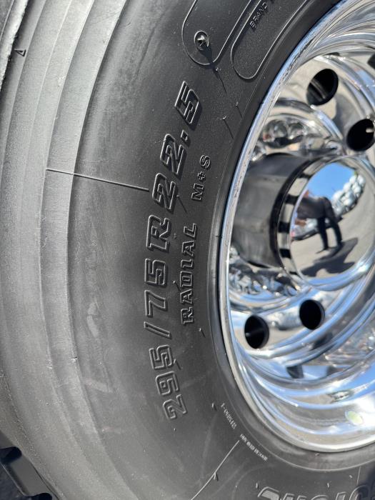 2020 Peterbilt 337-18