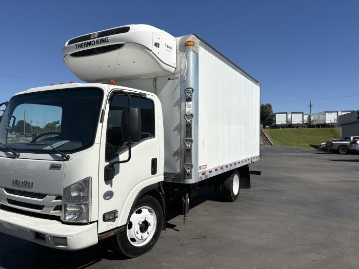 2017 Isuzu NPR photo 2