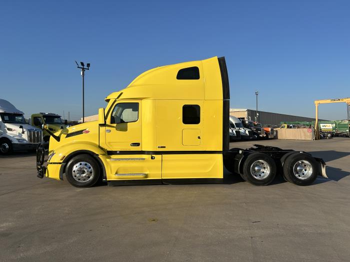 2024 Peterbilt 579 photo 3