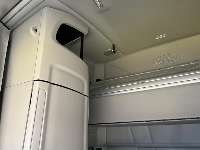 2024 Peterbilt 579-28