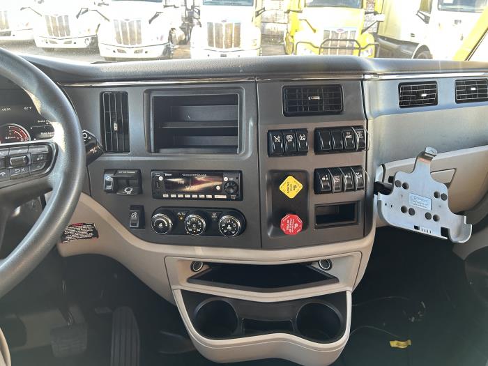 2024 Peterbilt 579-37