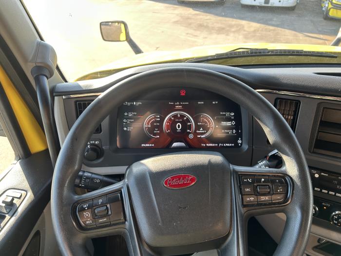 2024 Peterbilt 579-38