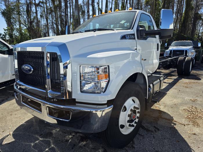 2026 Ford F-750-1
