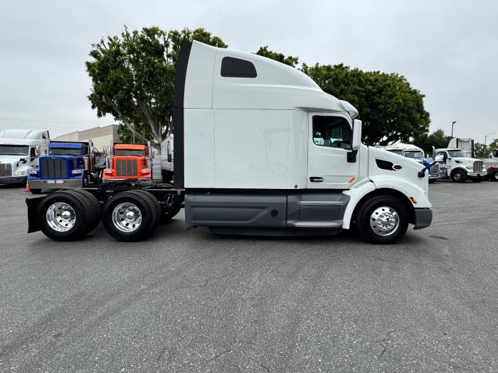 2021 Peterbilt 579-4