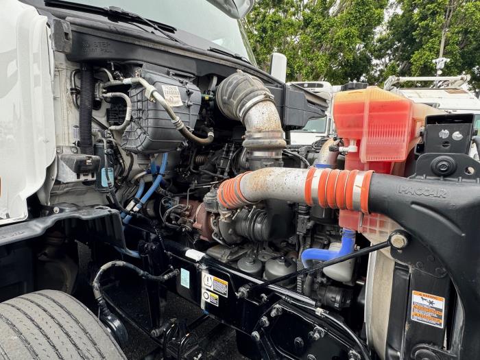 2021 Peterbilt 579-10