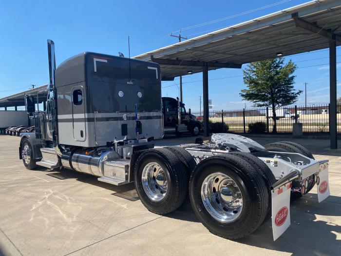 2026 Peterbilt 589-4