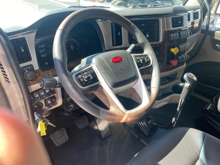 2026 Peterbilt 589-15