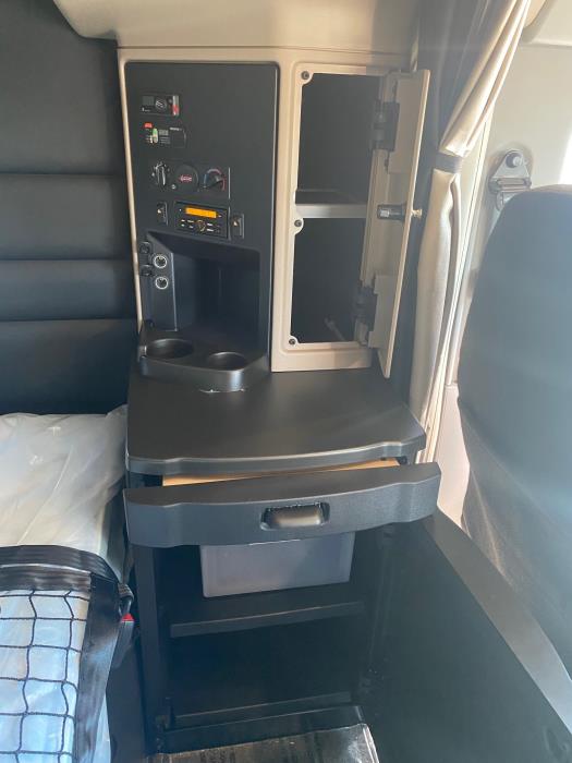 2026 Peterbilt 589-22