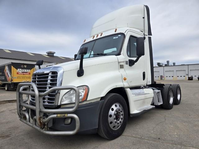 2014 Freightliner Cascadia-1