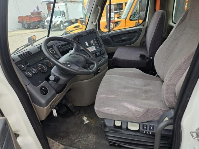 2014 Freightliner Cascadia-4