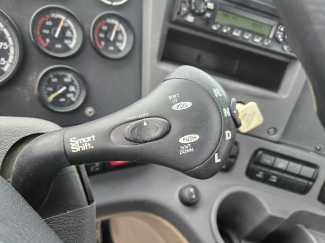 2014 Freightliner Cascadia-7