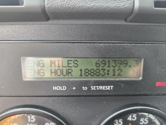 2014 Freightliner Cascadia-8