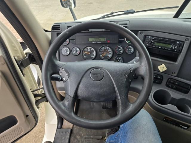 2014 Freightliner Cascadia-9