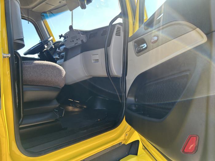 2024 Peterbilt 579-22