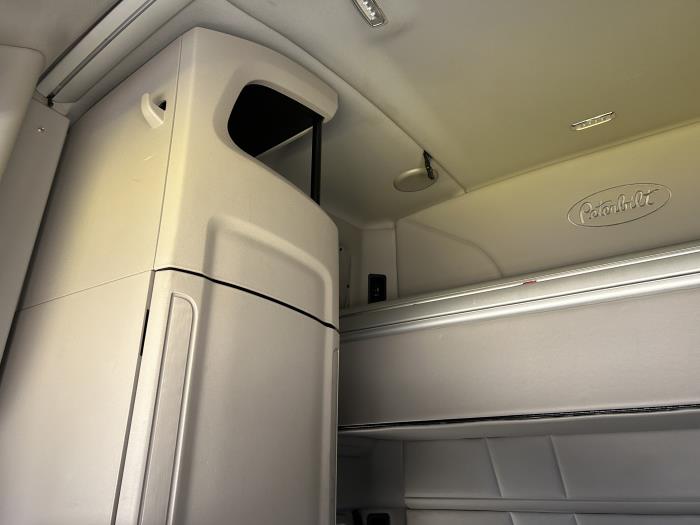 2024 Peterbilt 579-28