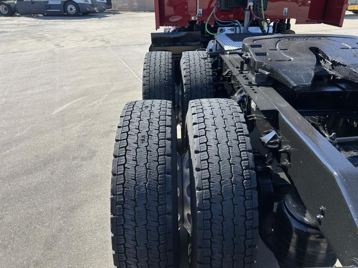 2022 Peterbilt 579-12