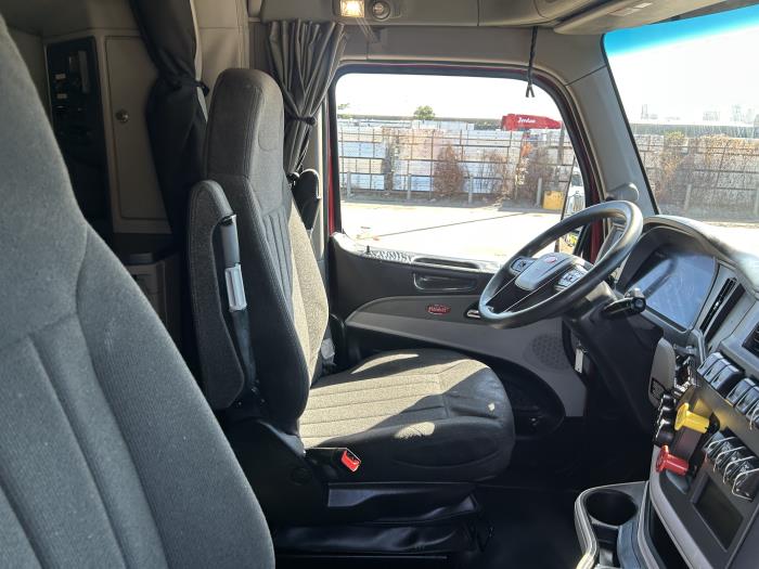 2022 Peterbilt 579-23