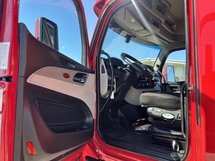 2022 Peterbilt 579-24