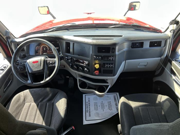 2022 Peterbilt 579-31