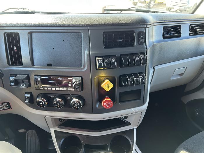 2022 Peterbilt 579-33